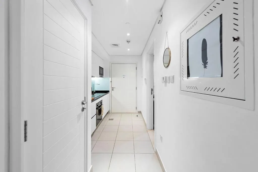 Apartment First Class Studio Premium And Stylish Dubai
