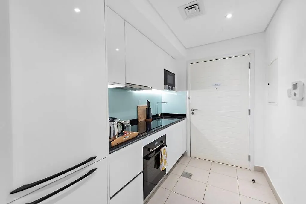 Apartment First Class Studio Premium And Stylish Dubai